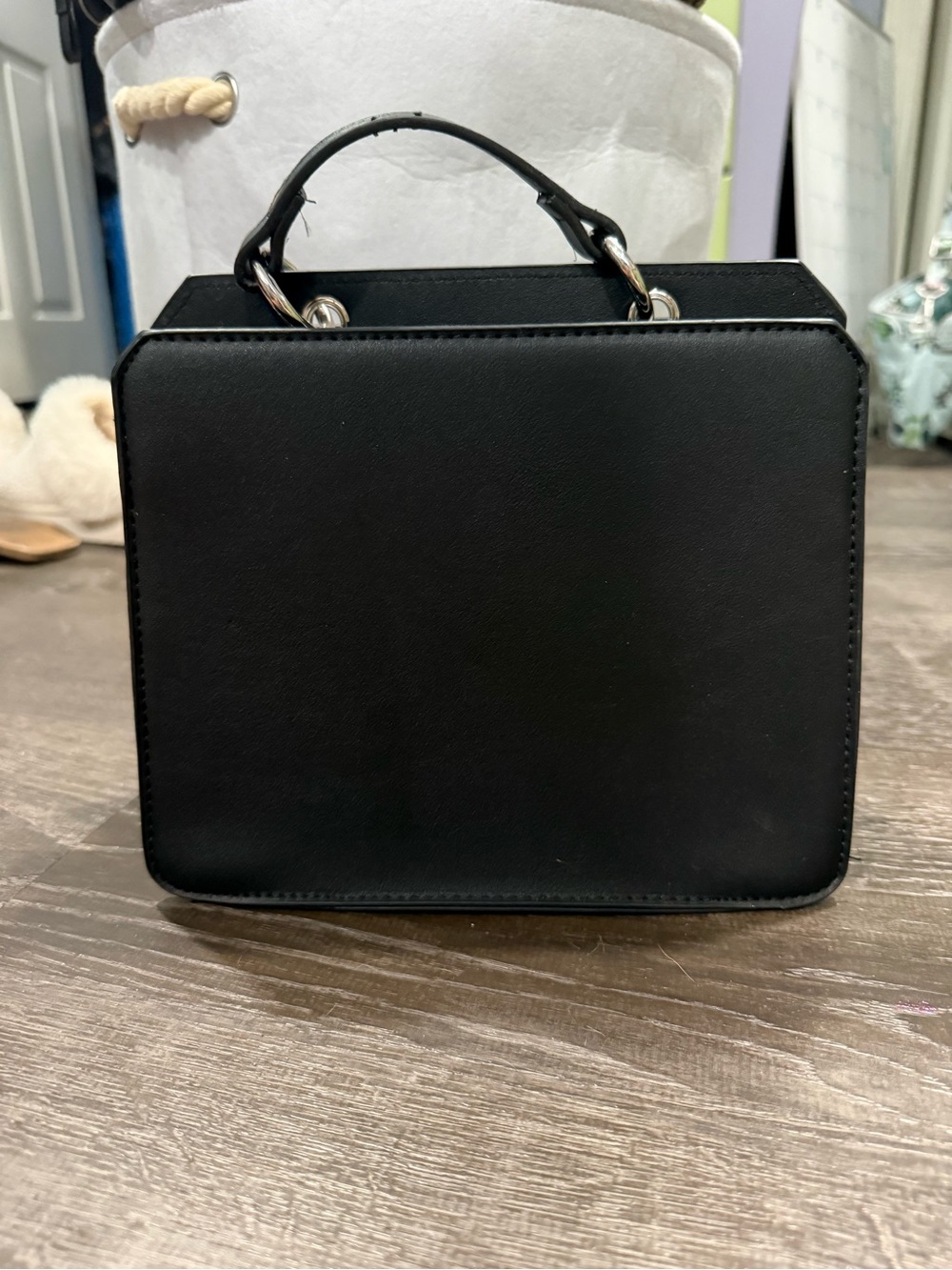 Steve Madden Black Structured Top-Handle Evelyn bag - Picture 4 of 10